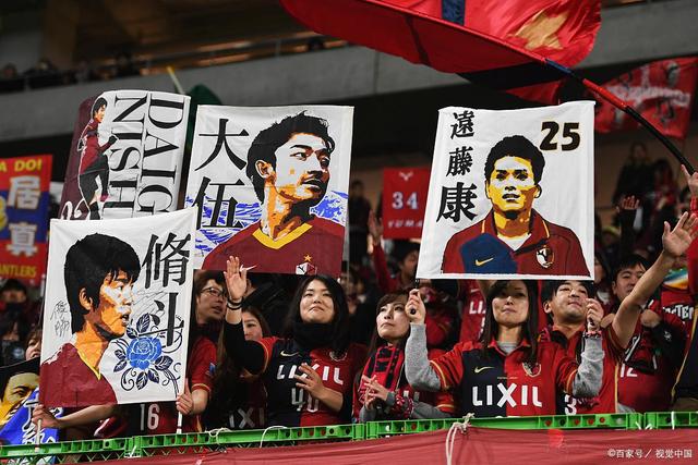 东契奇训练中无意击打塞克斯顿导致受伤，二人友好互动